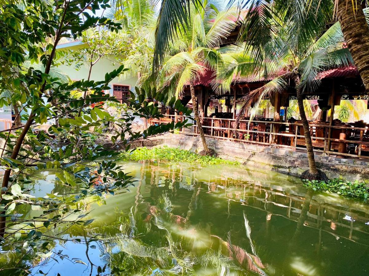 Hotel Khach San Sao Mai Ben Tre Exterior foto