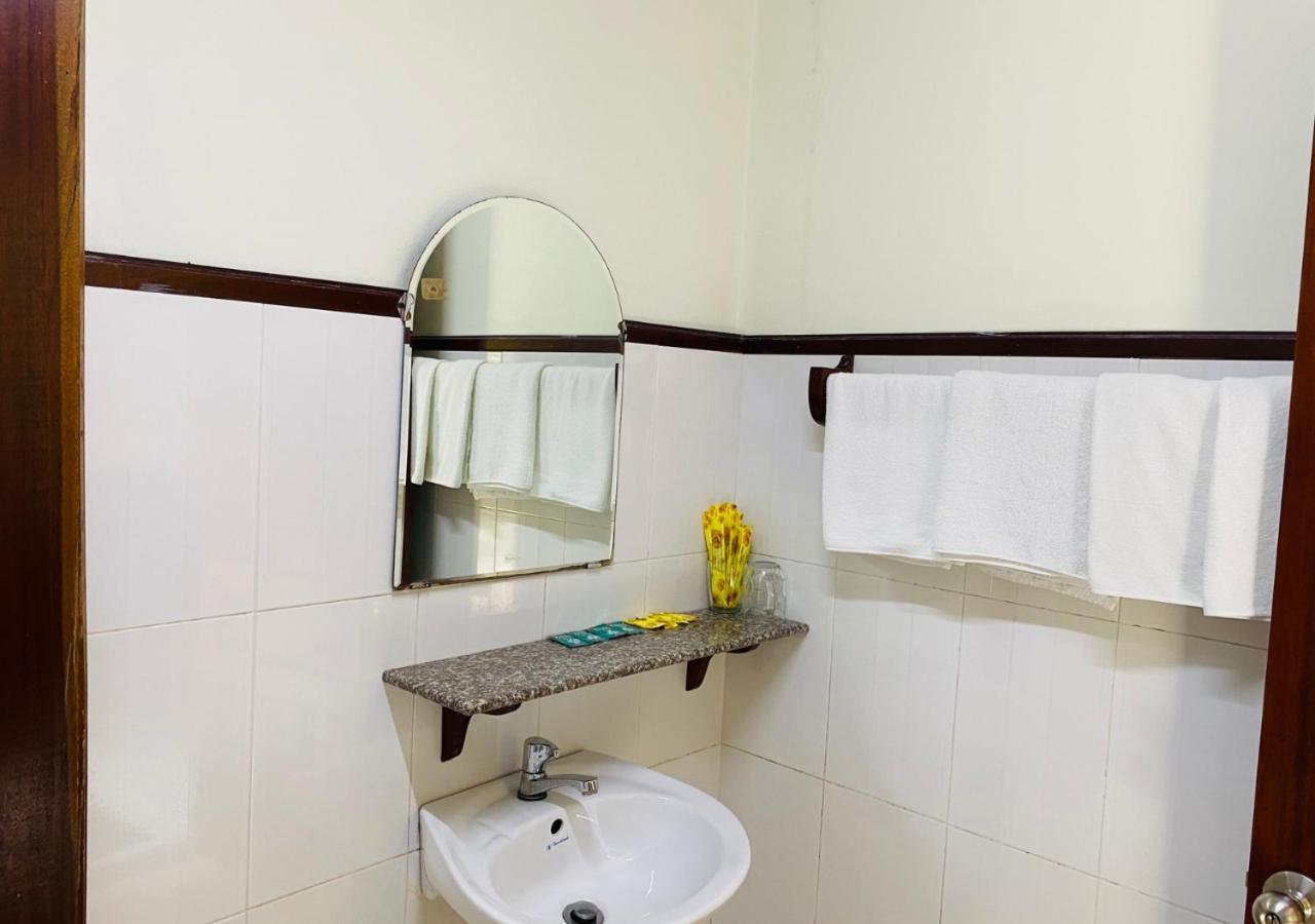 Hotel Khach San Sao Mai Ben Tre Exterior foto